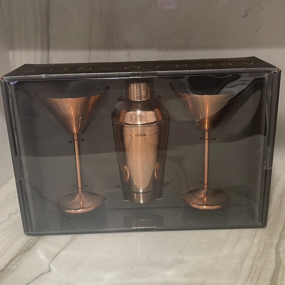BRAND NEW ARCH/  Mantle 3 Piece Barware Set Gold Color